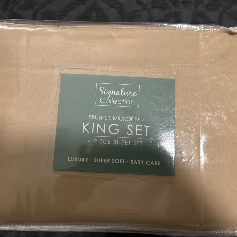 Signature Collection King Sheet Set New